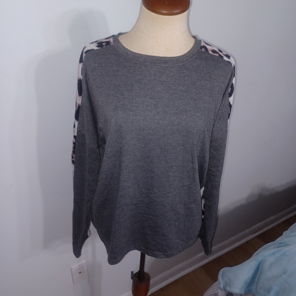 Shein - Long Open Sleeve Top- W Size Large